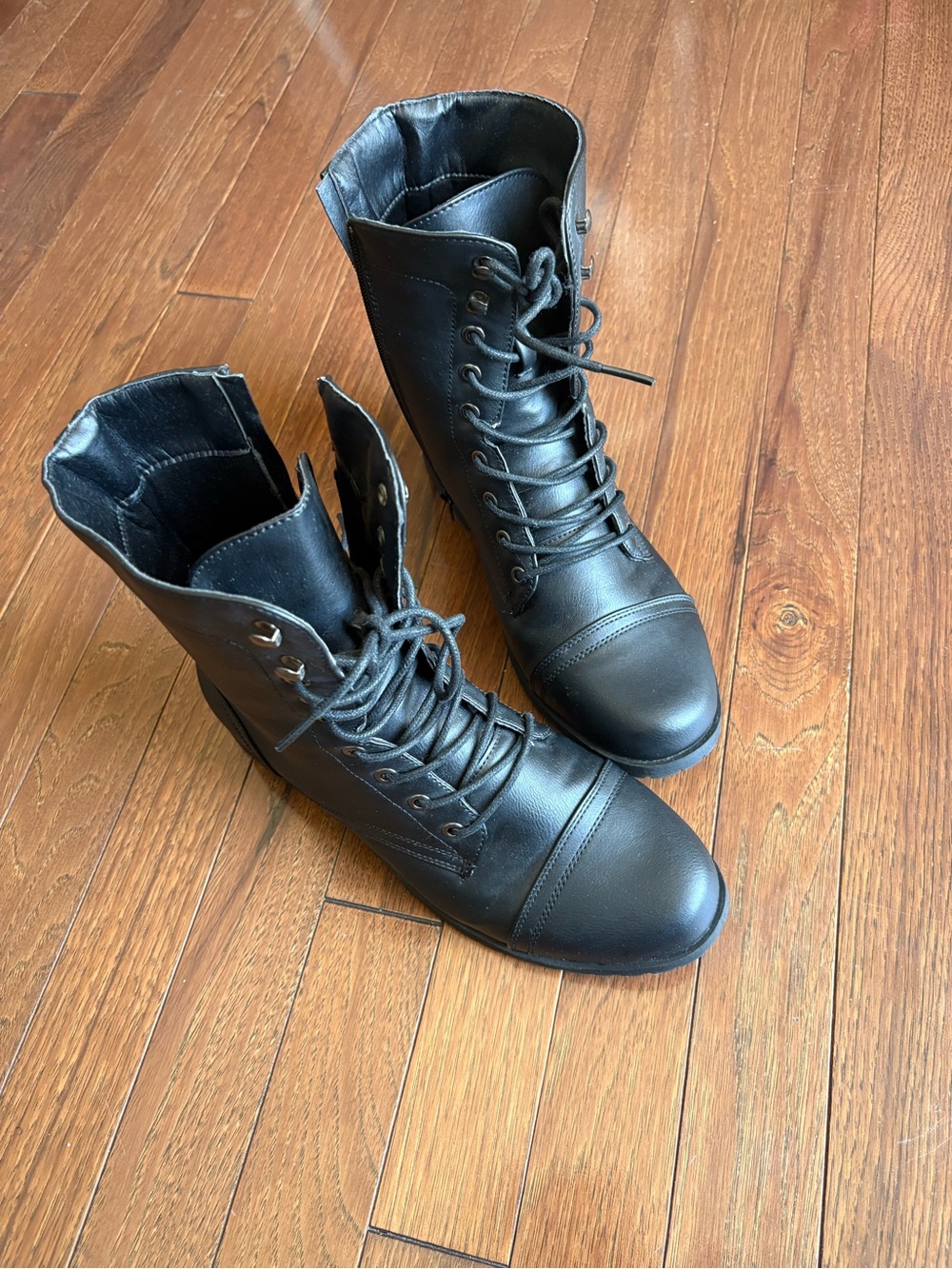 Amazon Men's Black Lace-Up Ankle Boots